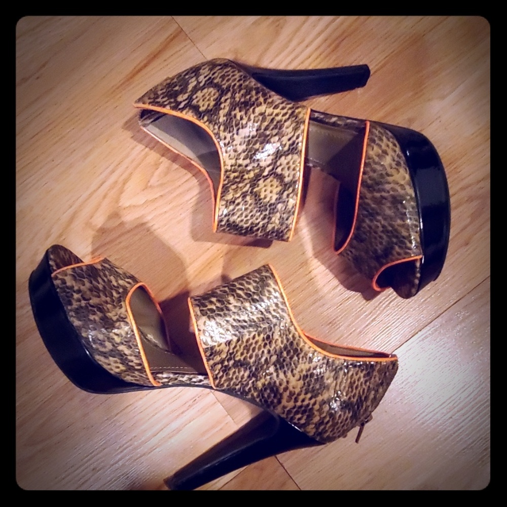 Snakeskin Pumps